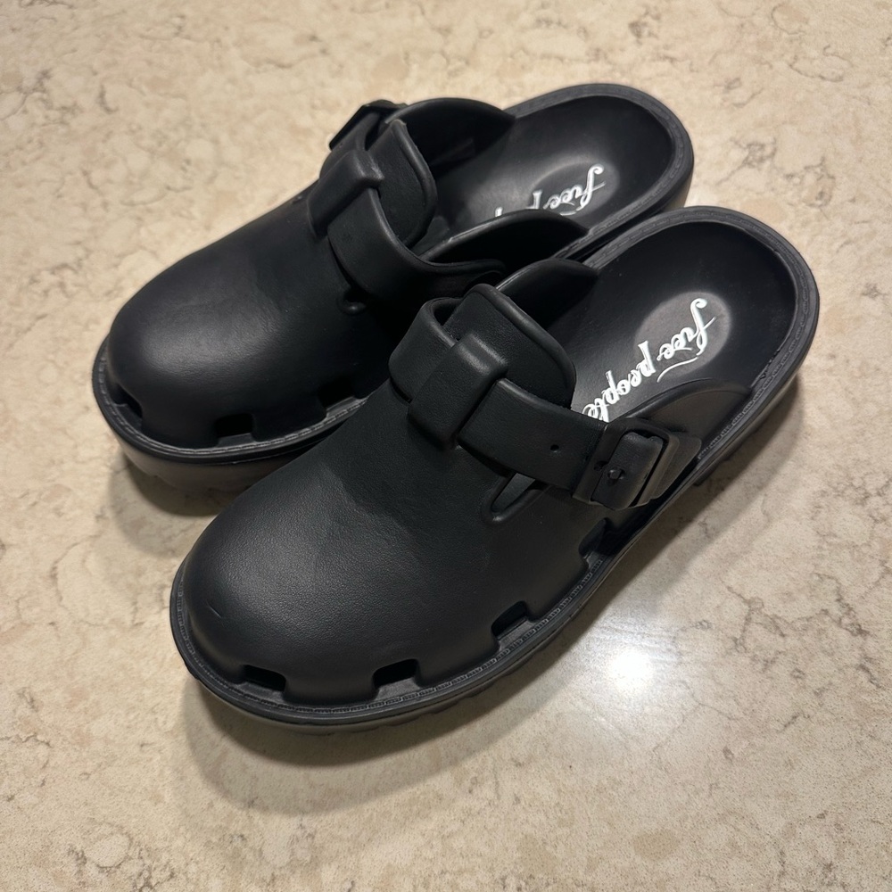 Free People - Karlie Buckle clog- slip on black foam clog